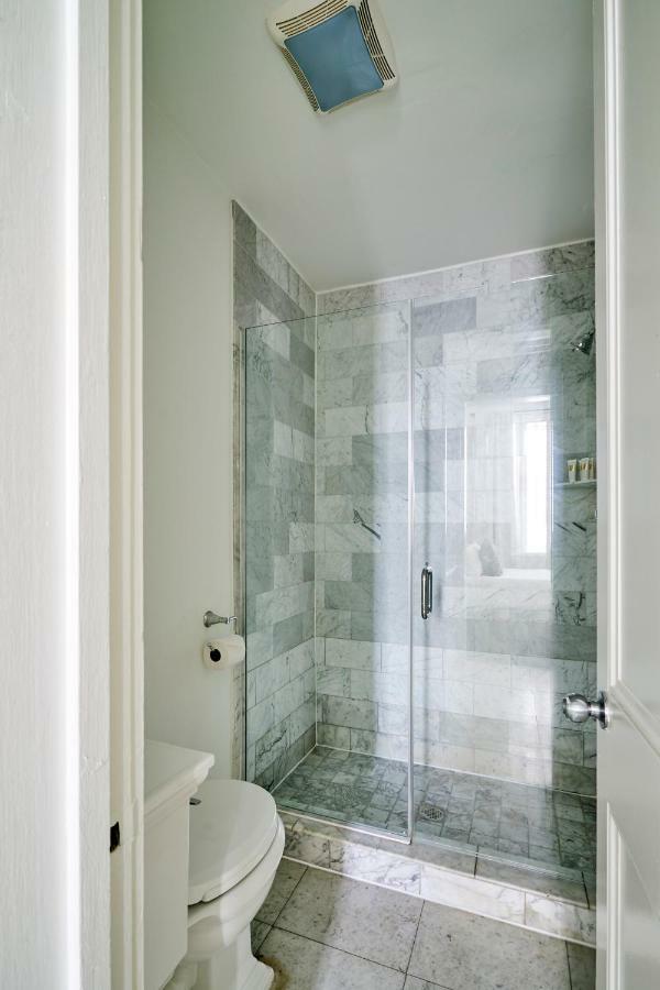 Hotel St. Helene New Orleans Room photo